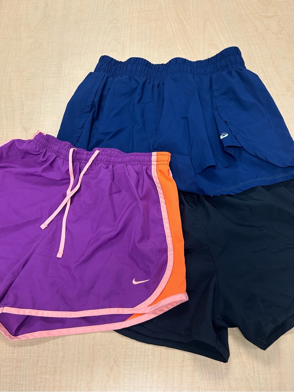 Nike & ASICS size medium lot of 3 Athletic Shorts - Picture 12 of 12
